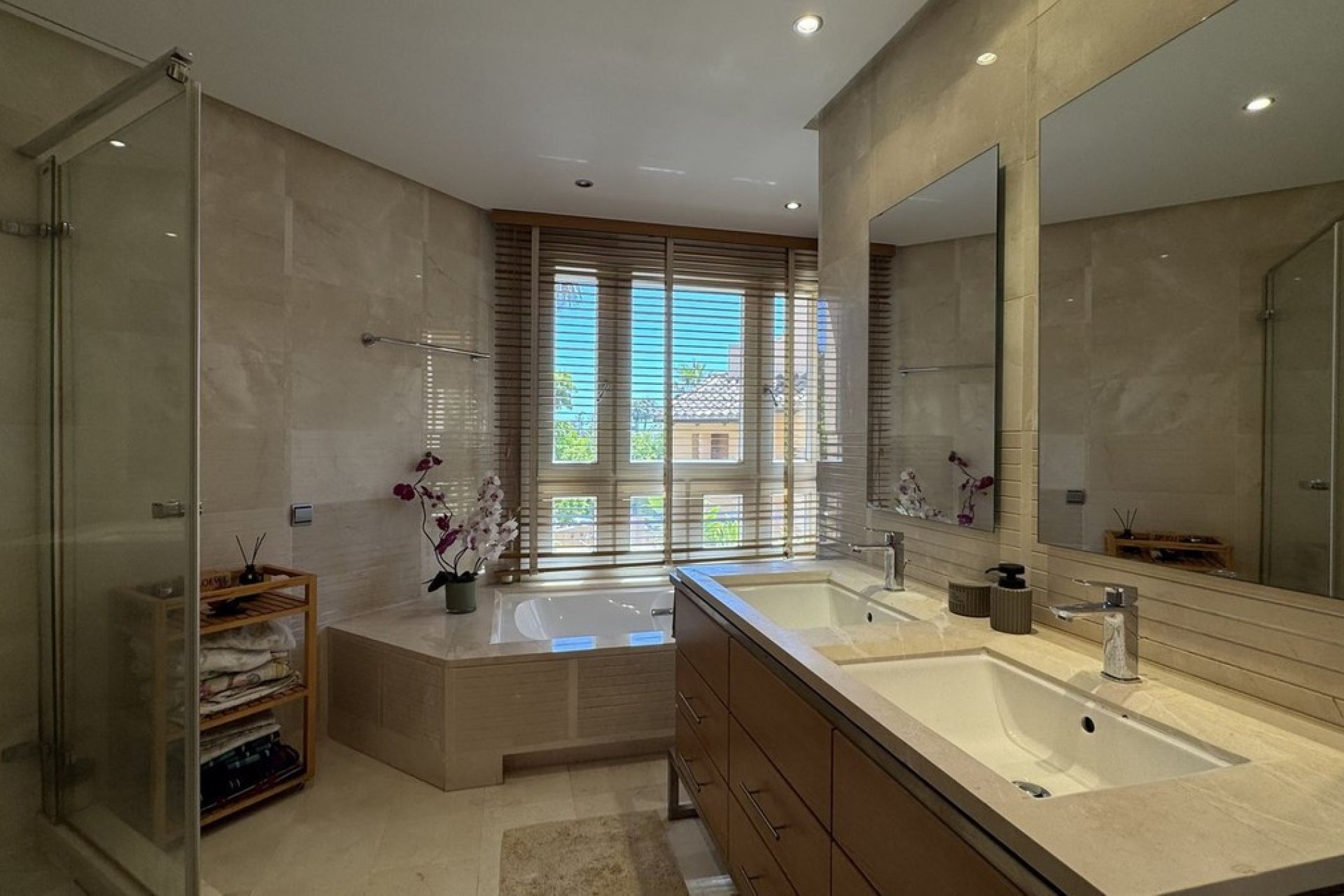 Resale - Apartment - Sierra Blanca - Costa del Sol