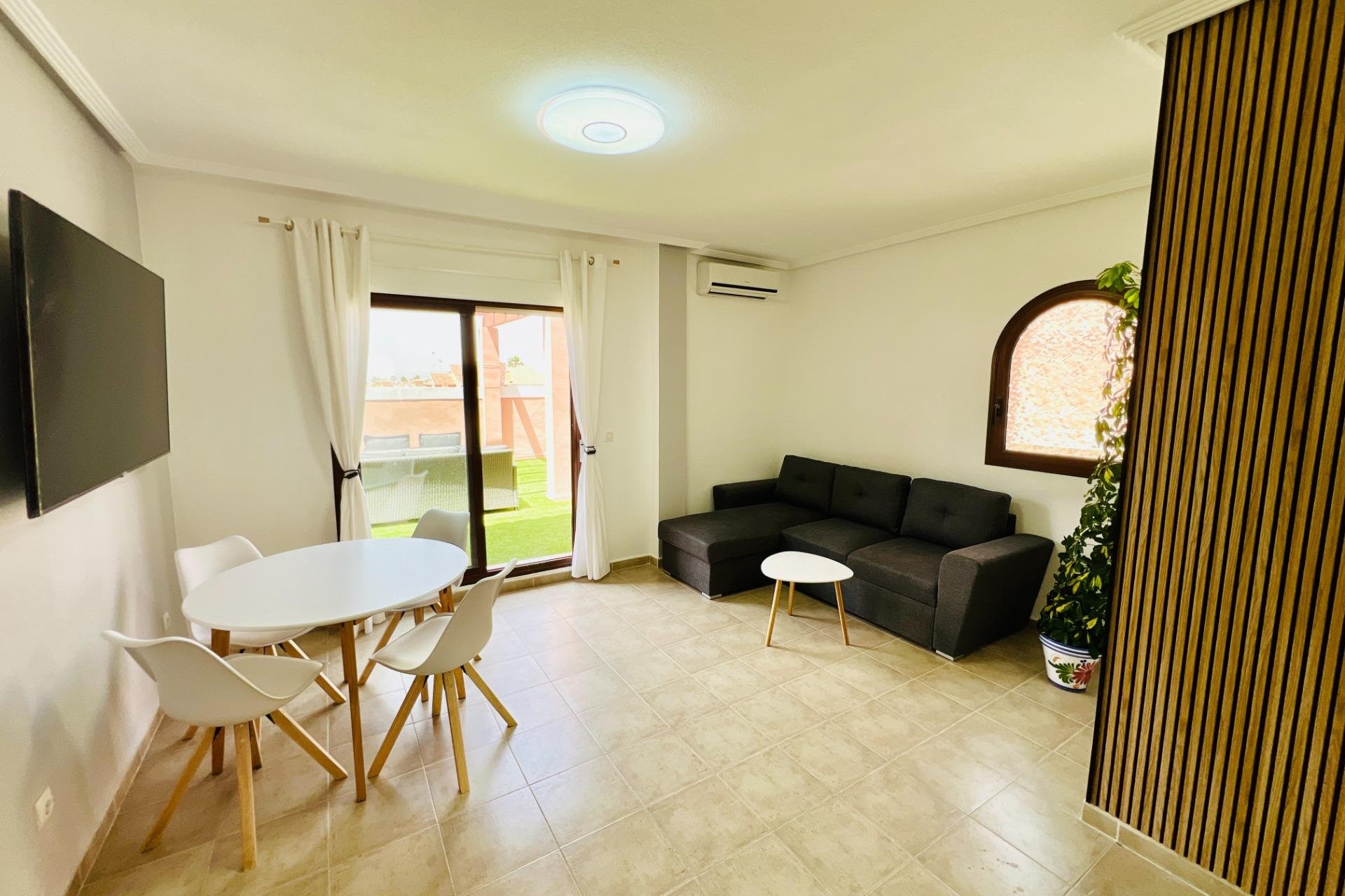 Resale - Apartment - Torrevieja - Aguas Nuevas