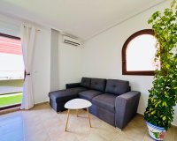 Resale - Apartment - Torrevieja - Aguas Nuevas