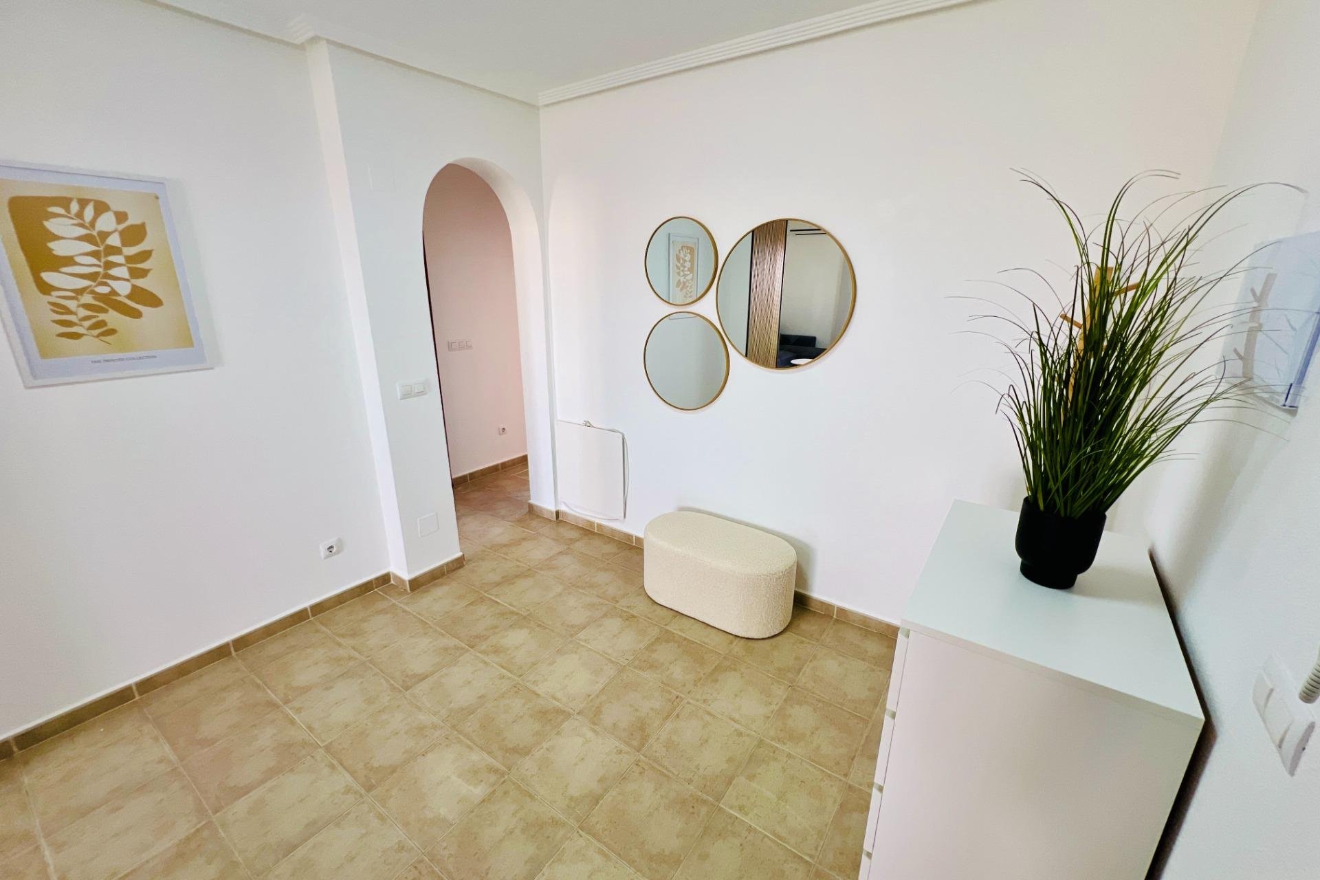 Resale - Apartment - Torrevieja - Aguas Nuevas