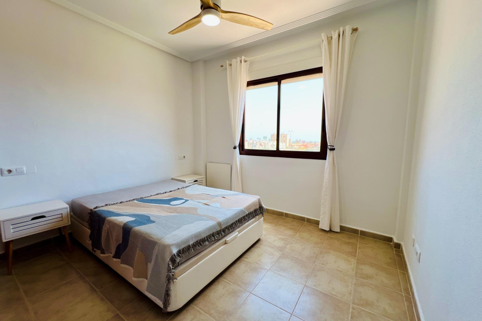 Resale - Apartment - Torrevieja - Aguas Nuevas
