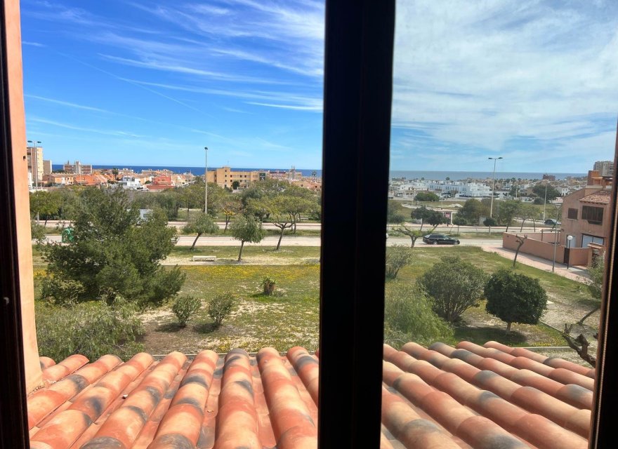 Resale - Apartment - Torrevieja - Aguas Nuevas