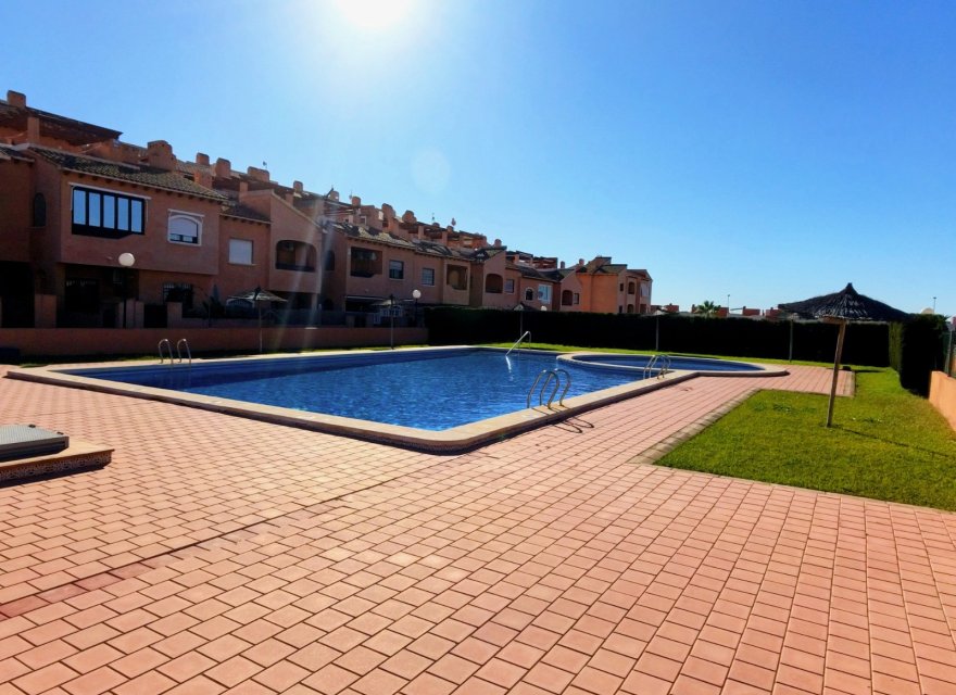 Resale - Apartment - Torrevieja - Aguas Nuevas