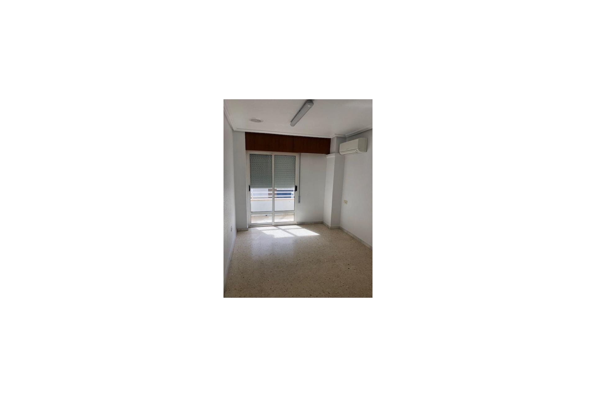 Resale - Apartment - Torrevieja - Center