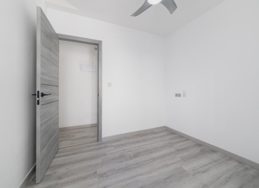 Resale - Apartment - Torrevieja - Center