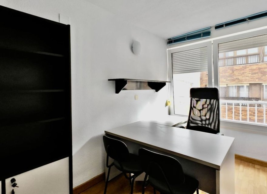Resale - Apartment - Torrevieja - Centro - Muelle Pesquero
