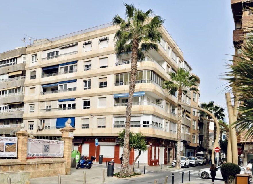 Resale - Apartment - Torrevieja - Centro - Muelle Pesquero