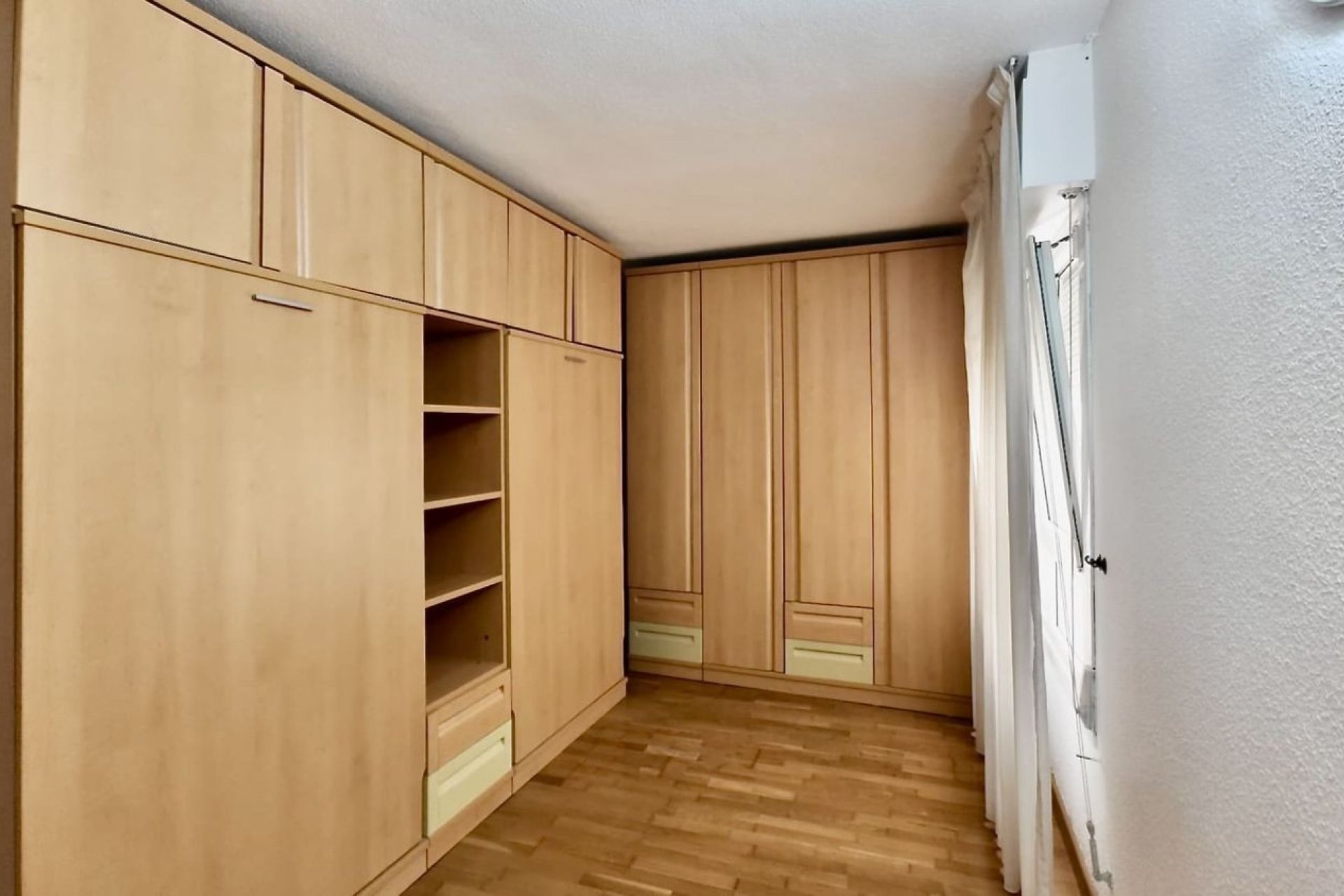 Resale - Apartment - Torrevieja - Centro - Muelle Pesquero