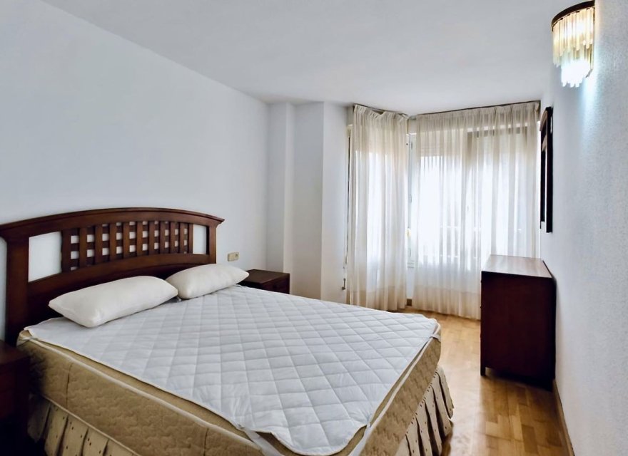 Resale - Apartment - Torrevieja - Centro - Muelle Pesquero