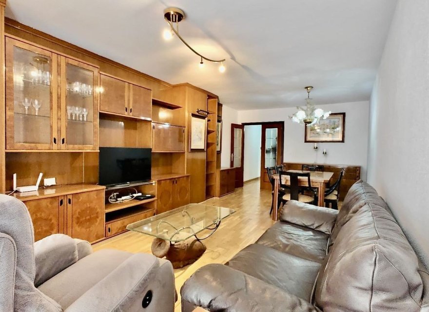Resale - Apartment - Torrevieja - Centro - Muelle Pesquero