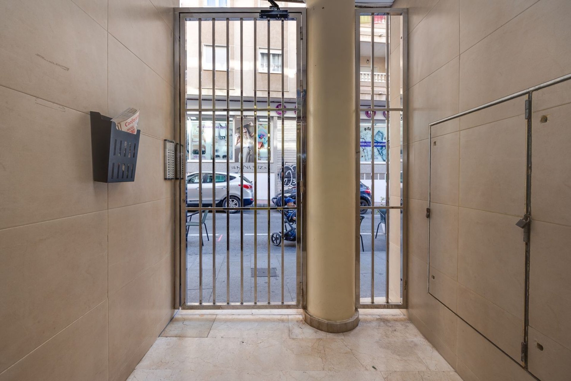 Resale - Apartment - Torrevieja - Las Piscinas Naturales