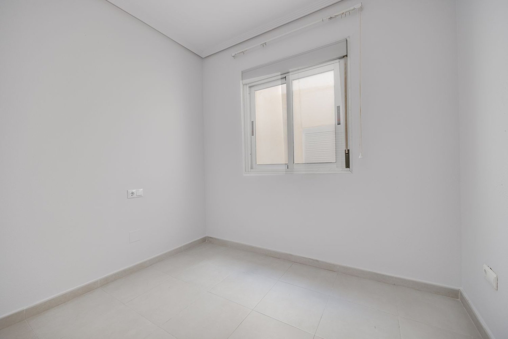 Resale - Apartment - Torrevieja - Las Piscinas Naturales