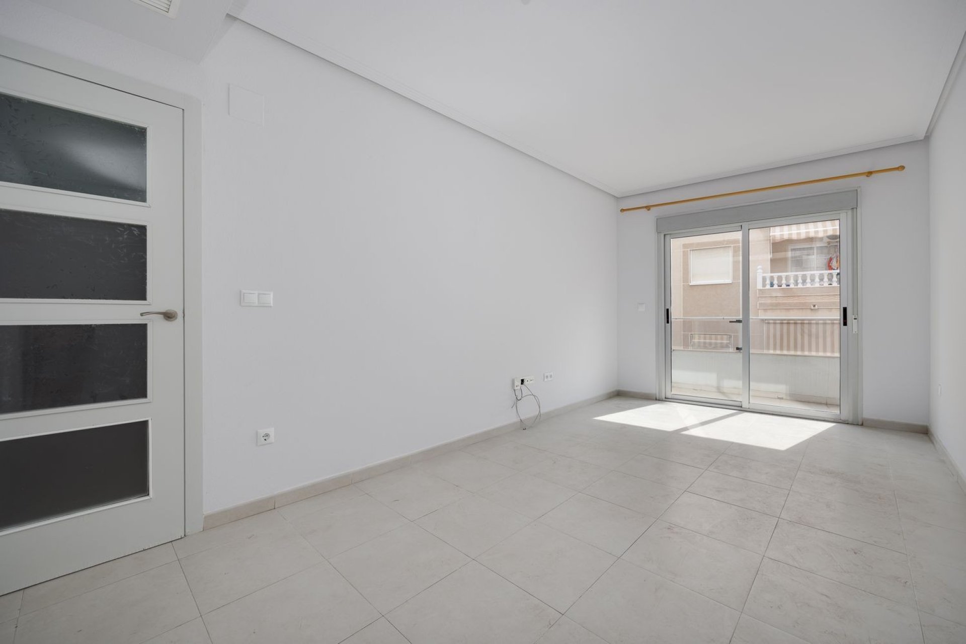 Resale - Apartment - Torrevieja - Las Piscinas Naturales