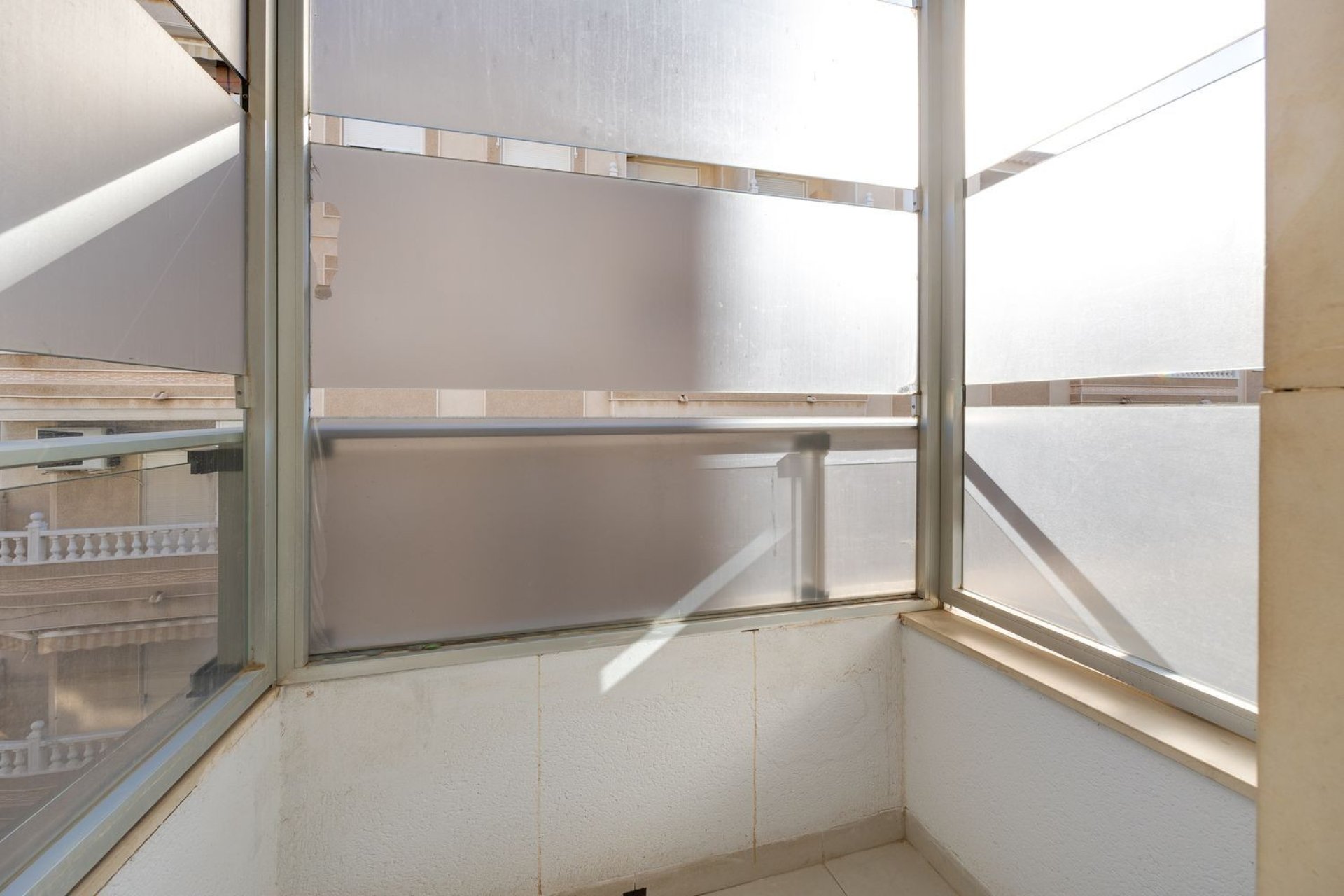 Resale - Apartment - Torrevieja - Las Piscinas Naturales