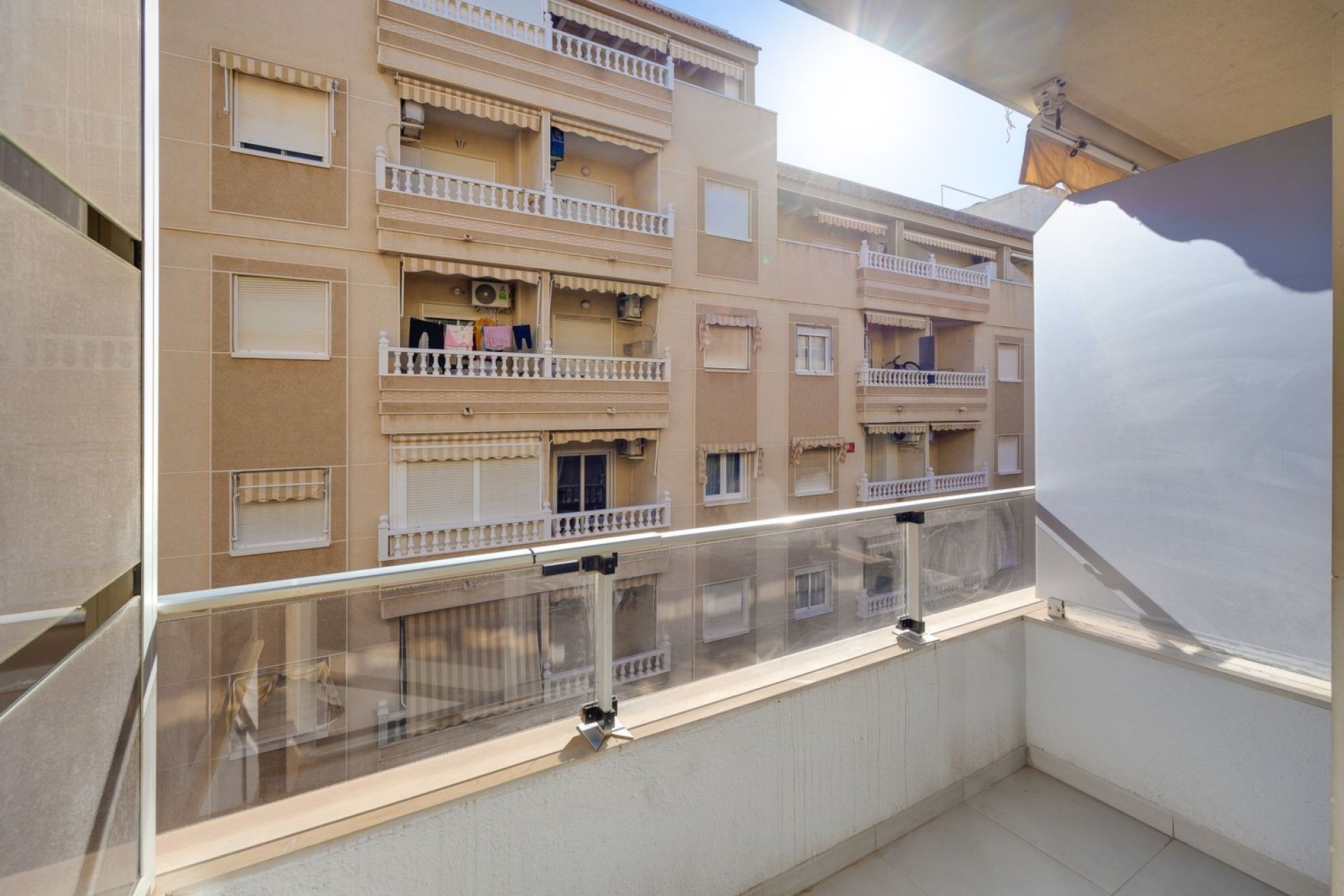 Resale - Apartment - Torrevieja - Las Piscinas Naturales