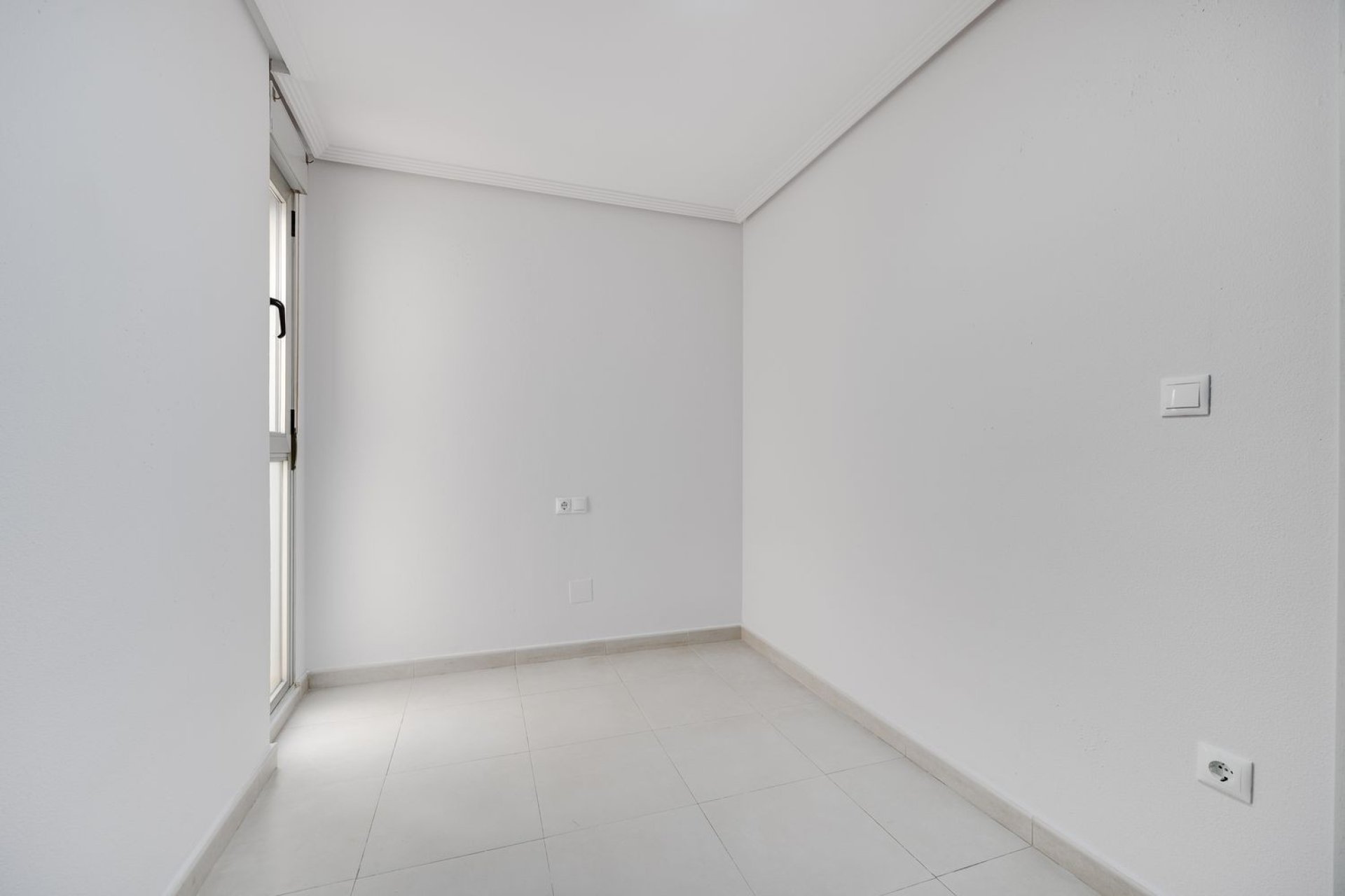 Resale - Apartment - Torrevieja - Las Piscinas Naturales