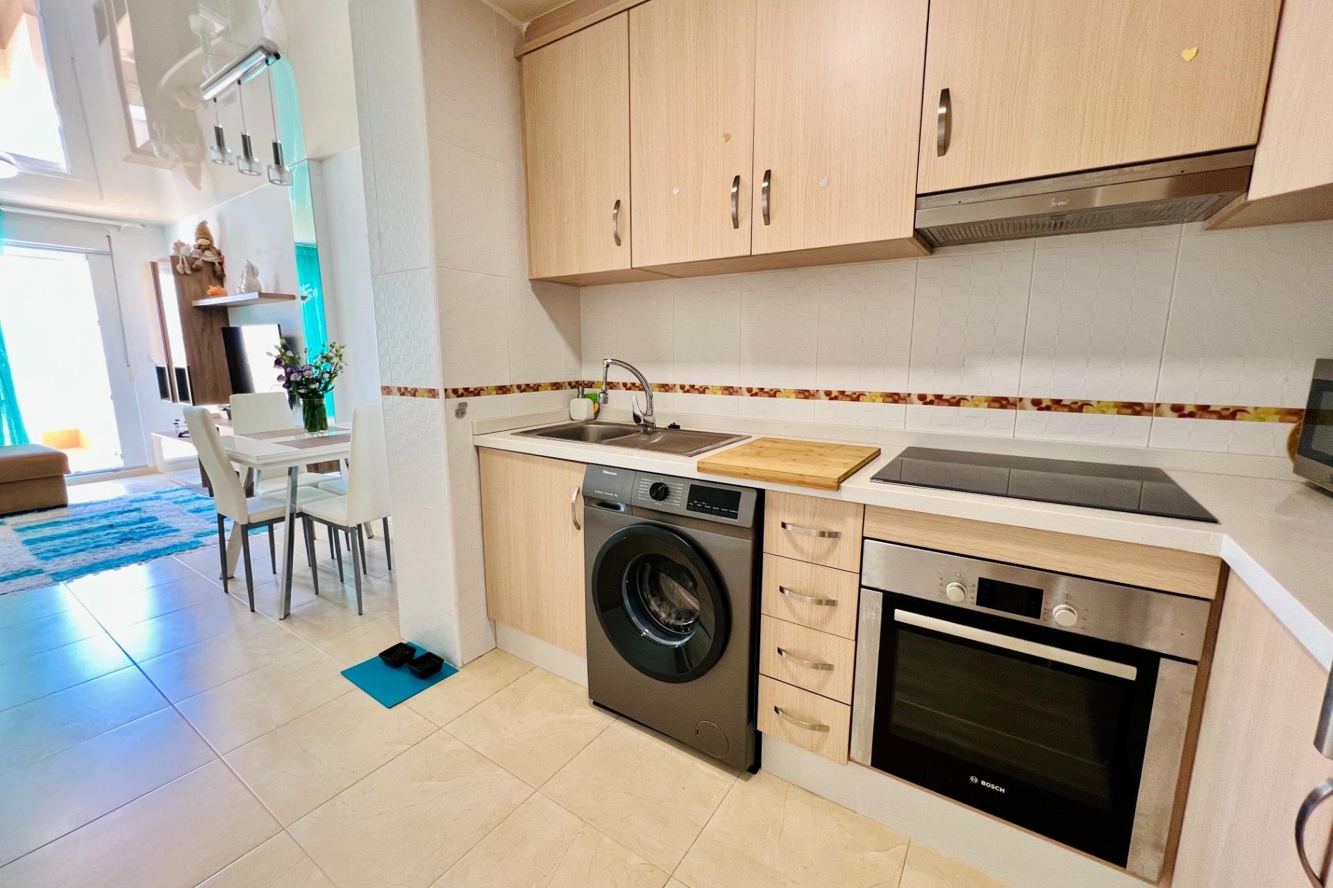 Resale - Apartment - Torrevieja - Playa de los Locos