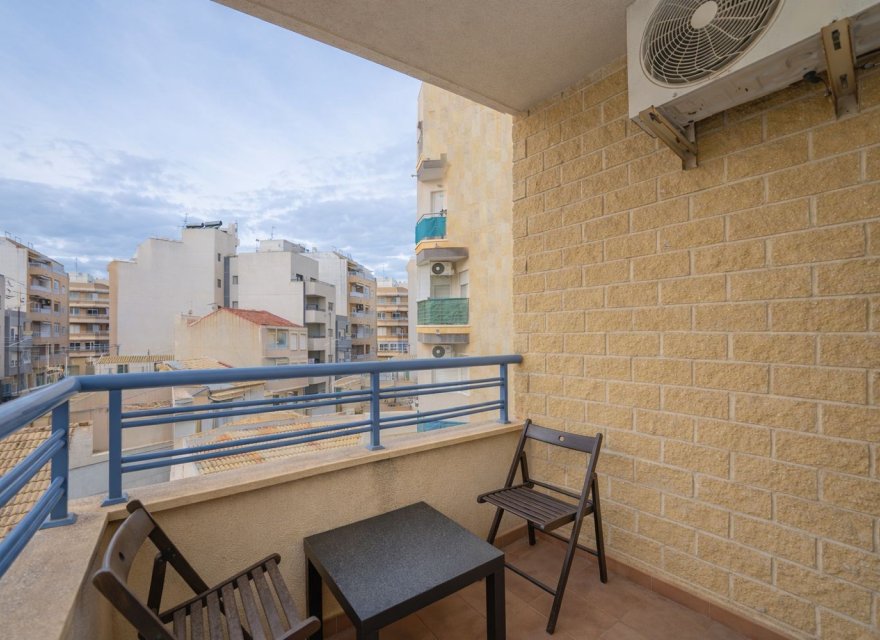 Resale - Apartment - Torrevieja - Puerto Deportivo