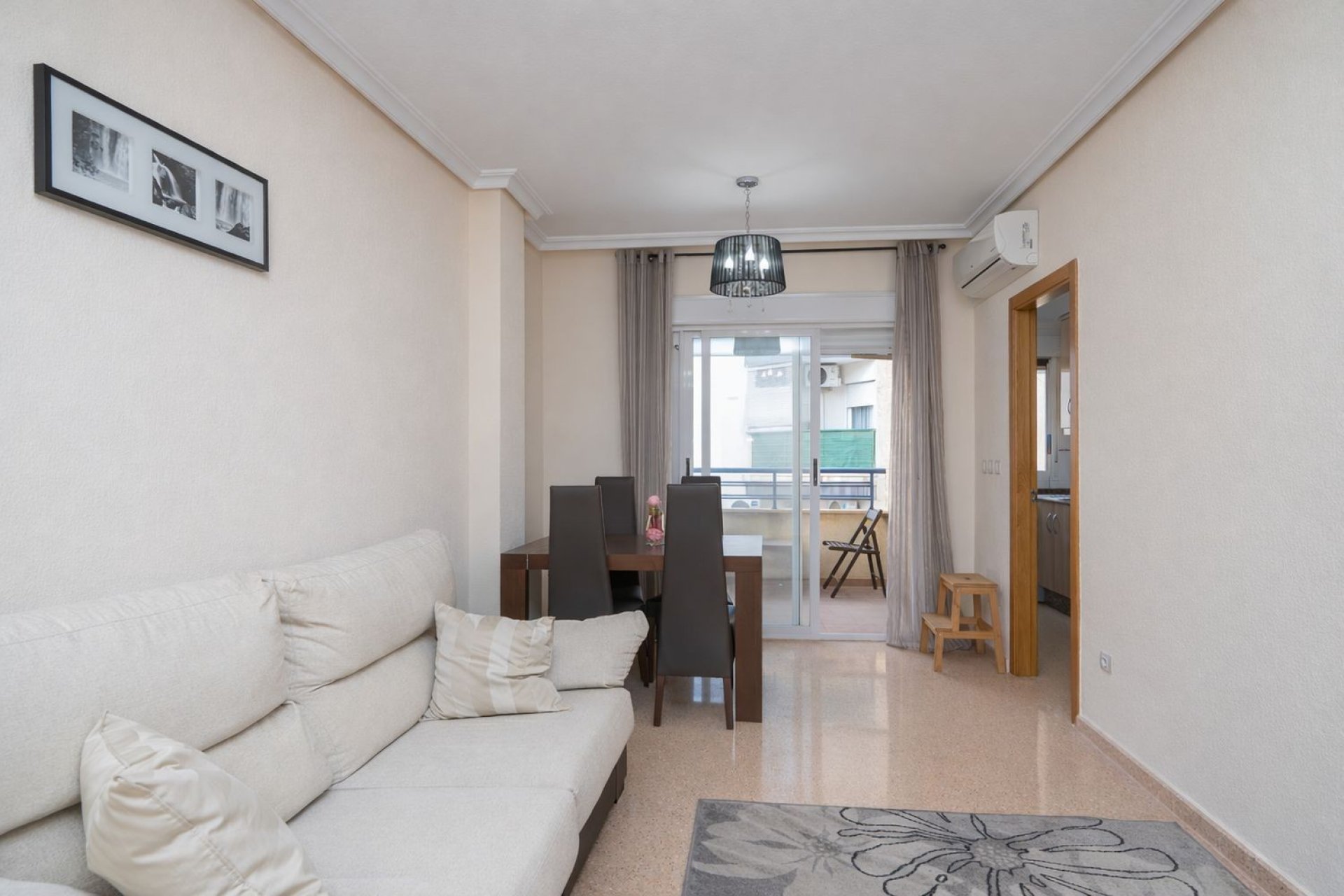 Resale - Apartment - Torrevieja - Puerto Deportivo