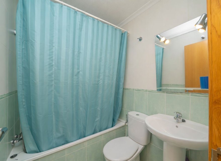 Resale - Apartment - Torrevieja - Puerto Deportivo