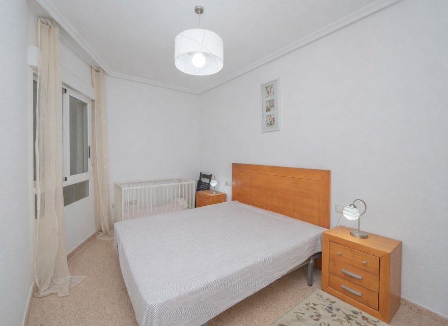 Resale - Apartment - Torrevieja - Puerto Deportivo