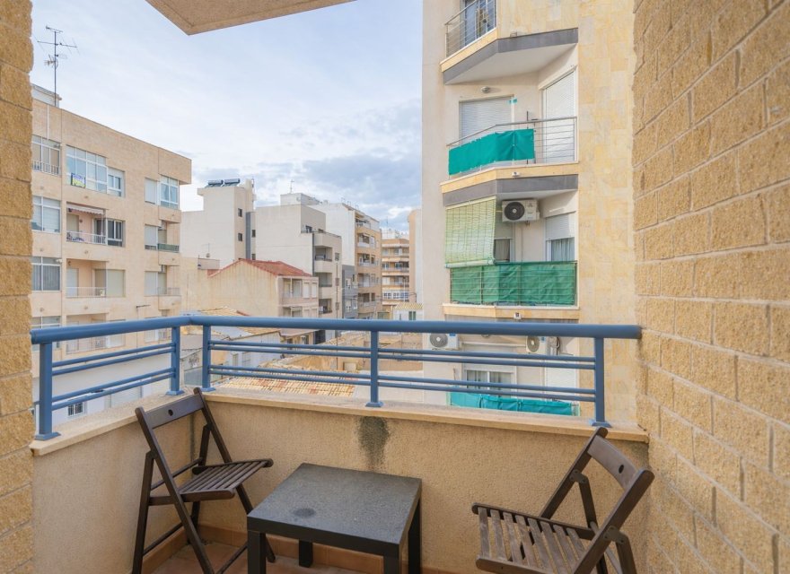 Resale - Apartment - Torrevieja - Puerto Deportivo