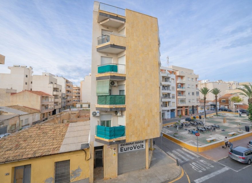 Resale - Apartment - Torrevieja - Puerto Deportivo