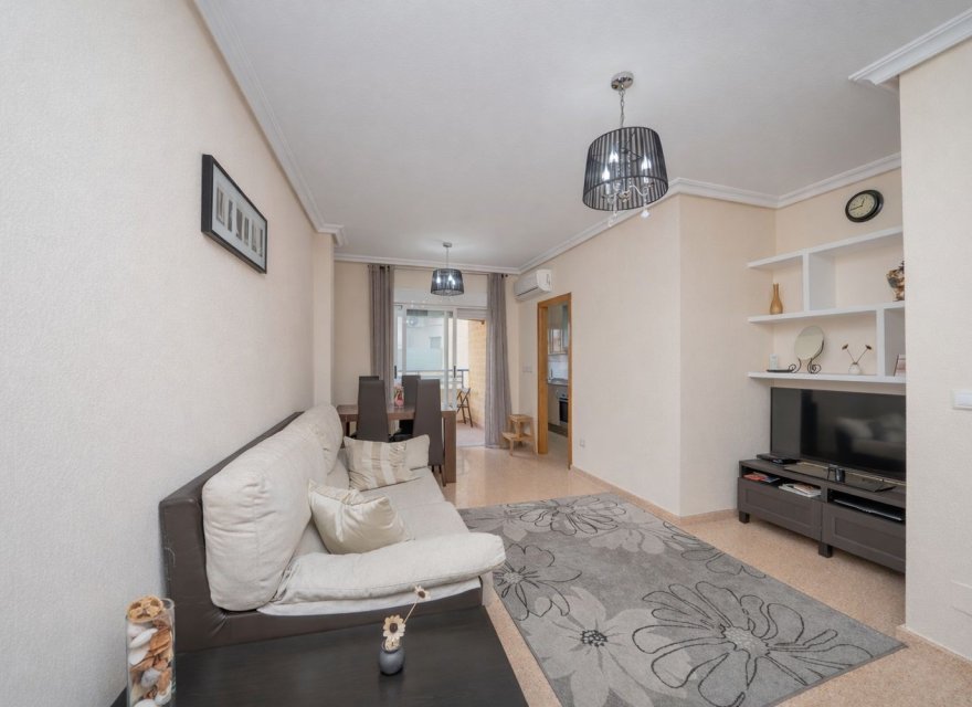 Resale - Apartment - Torrevieja - Puerto Deportivo