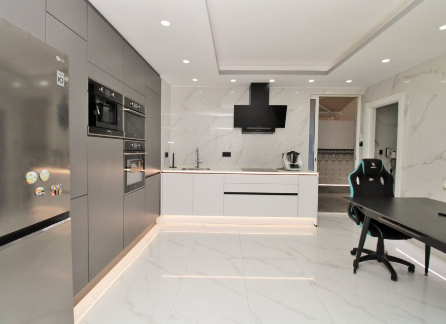 Resale - Apartment - Torrevieja