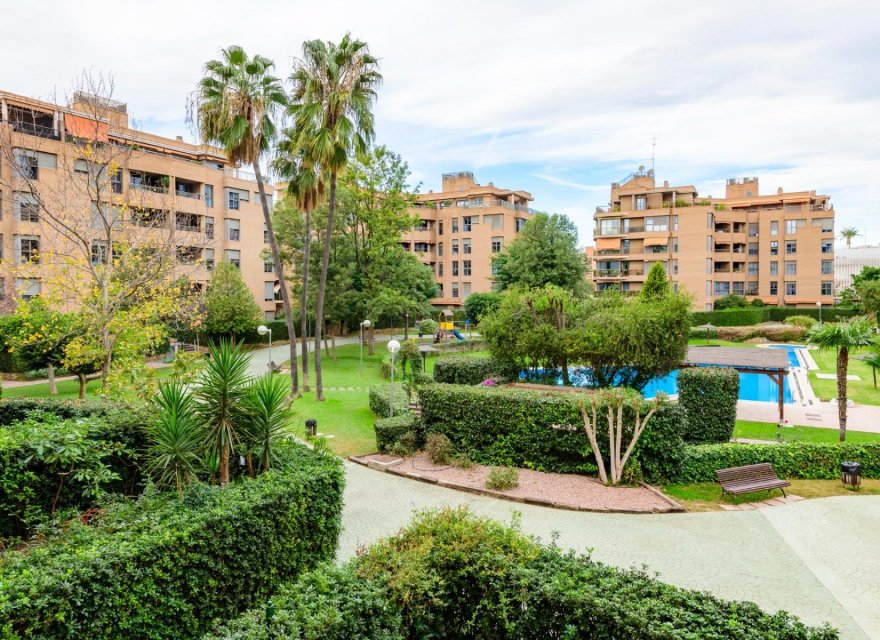 Resale - Apartment - Valencia - Campanar