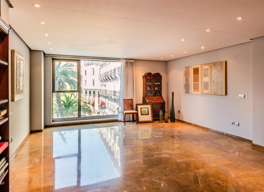 Resale - Apartment - Valencia - Centro