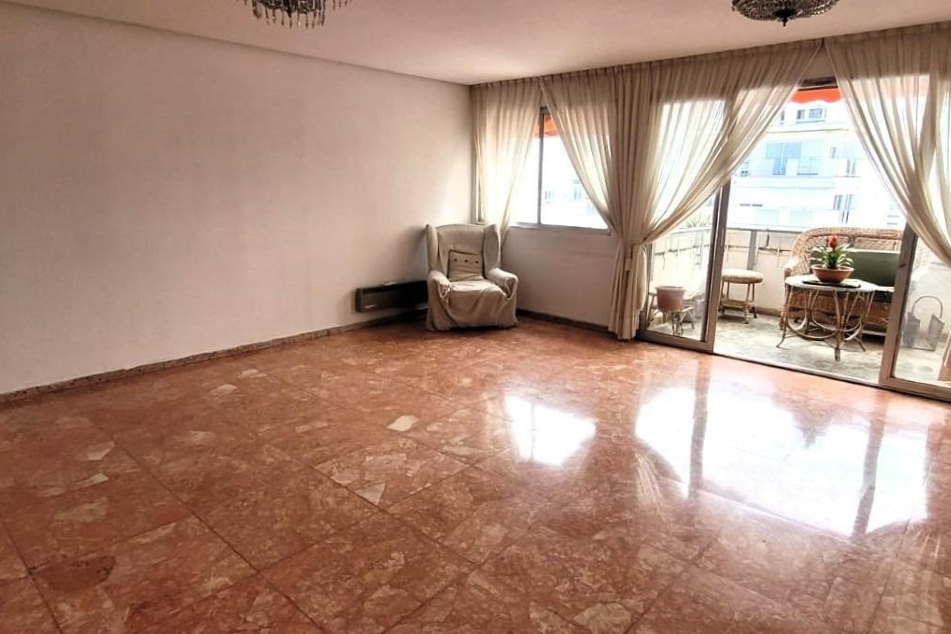 Resale - Apartment - Valencia - Ciutat Universitaria