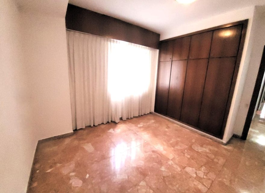Resale - Apartment - Valencia - Ciutat Universitaria