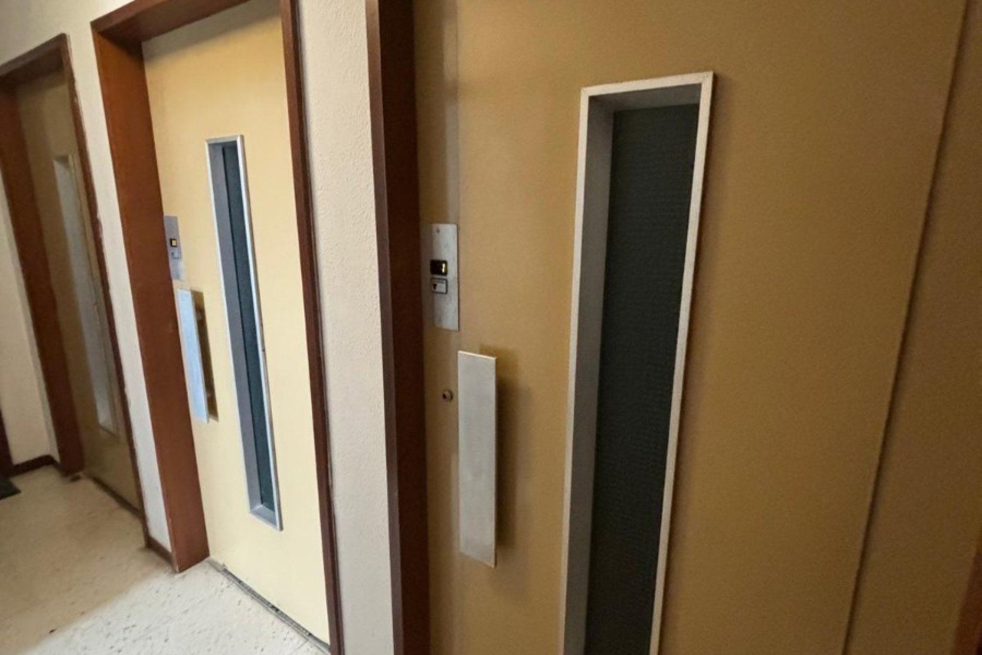 Resale - Apartment - Valencia - Ciutat Universitaria