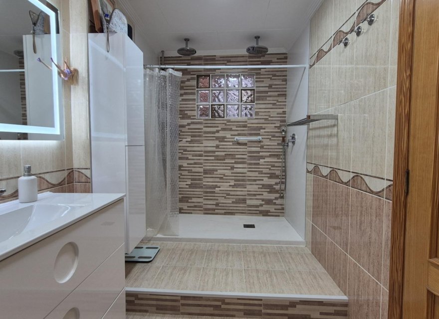 Resale - Apartment - Valencia - El Cabanyal