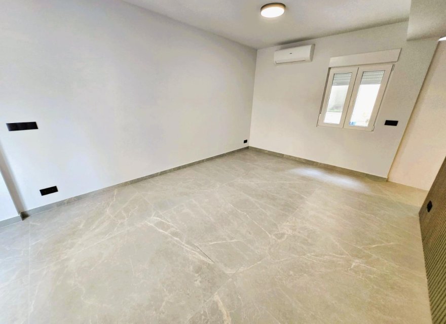 Resale - Apartment - Valencia - Foios