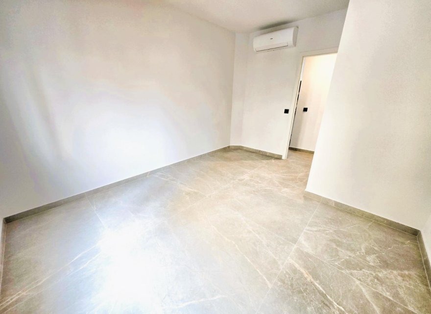 Resale - Apartment - Valencia - Foios