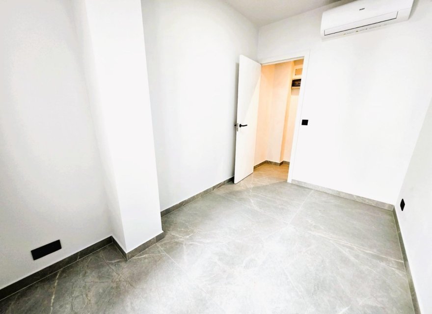 Resale - Apartment - Valencia - Foios