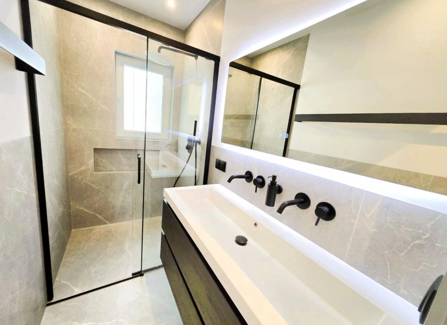 Resale - Apartment - Valencia - Foios