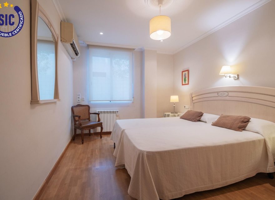 Resale - Apartment - Valencia - l'Eixample