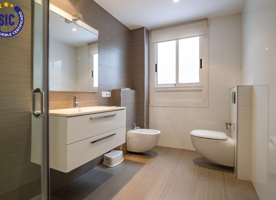 Resale - Apartment - Valencia - l'Eixample