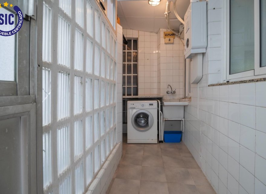 Resale - Apartment - Valencia - l'Eixample