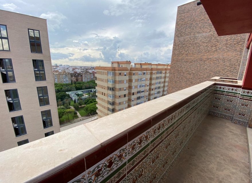 Resale - Apartment - Valencia - Nou Campanar