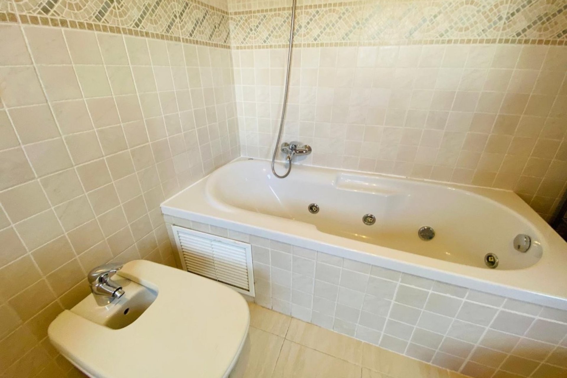 Resale - Apartment - Valencia - Nou Campanar