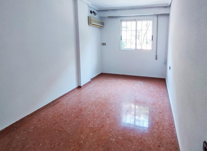 Resale - Apartment - Valencia - Patraix