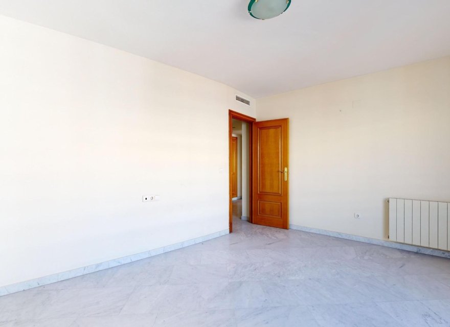 Resale - Apartment - Valencia - Penya-roja