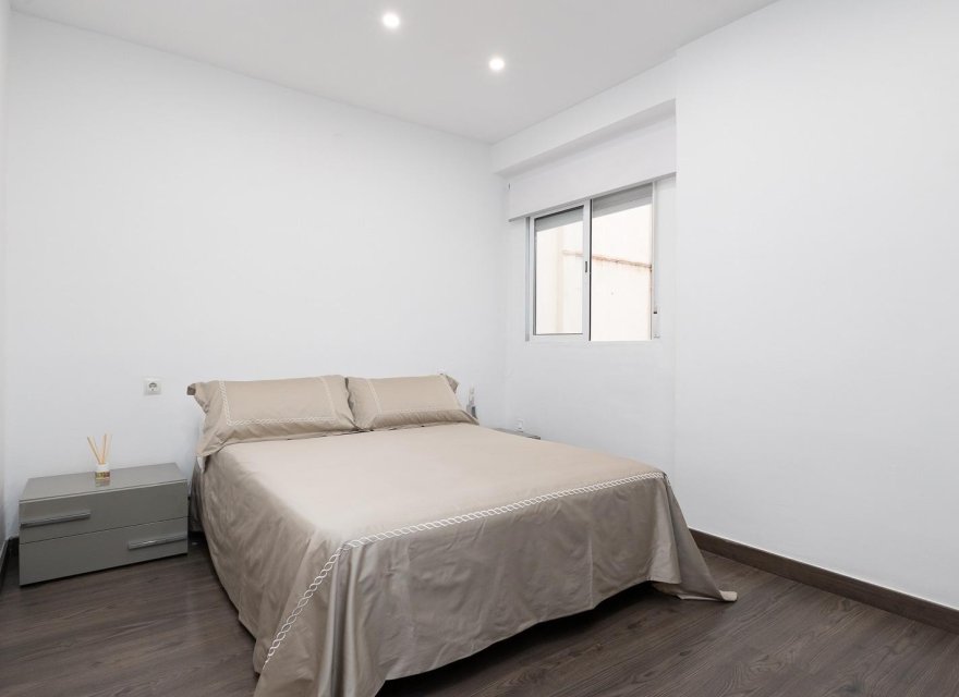 Resale - Apartment - Valencia - Quatre Carreres