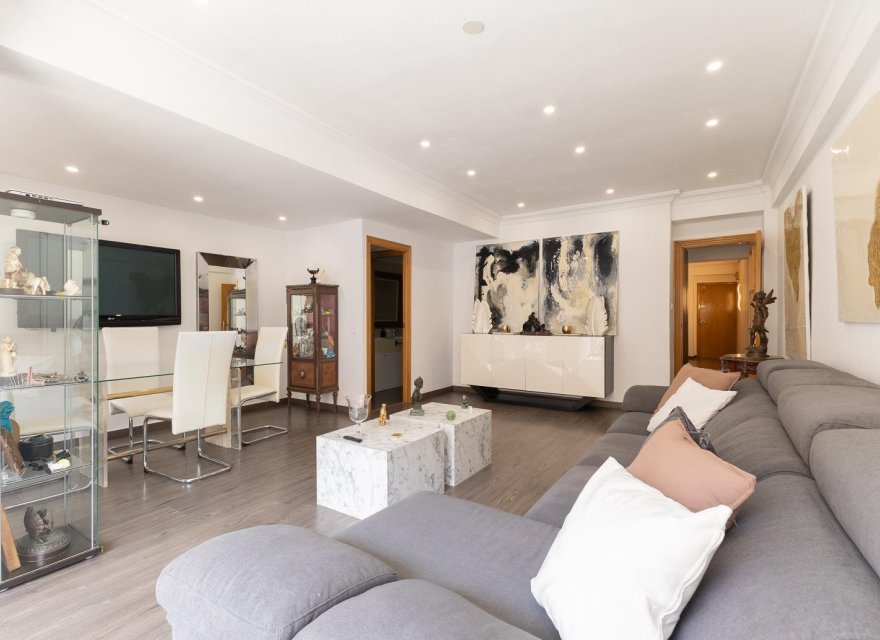 Resale - Apartment - Valencia - Quatre Carreres