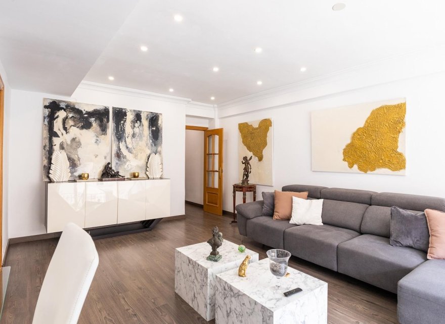 Resale - Apartment - Valencia - Quatre Carreres