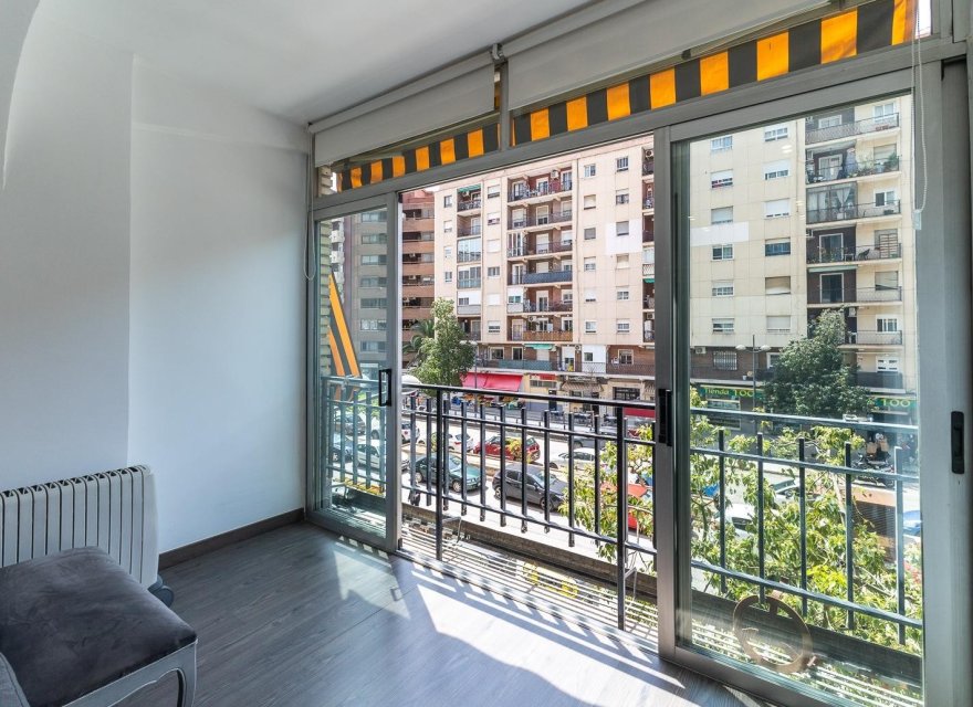 Resale - Apartment - Valencia - Quatre Carreres